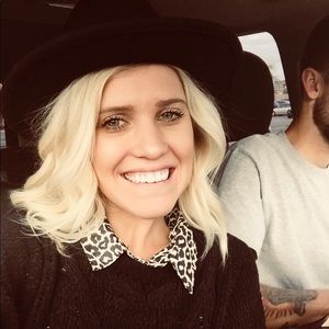 Meet your Posher, Brooke